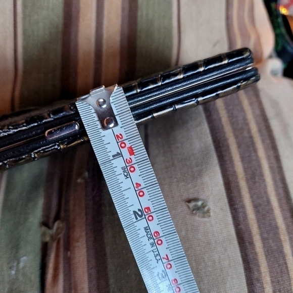 Alligator Embossed (Faux) Wallet Clutch - Picture 12 of 12